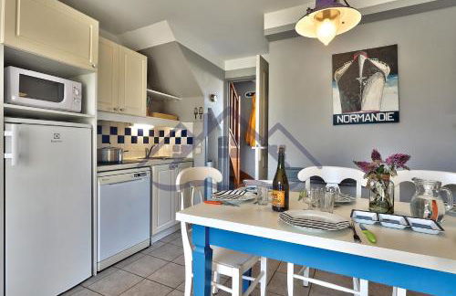 LocaLise - Maison E2 au Guilvinec - A 20m de la mer avec jardin et piscine - Tout à pied, plage, port, centre commerces, marché - Wifi inclus - Vue mer de la chambre - Animaux bienvenus - Linge de lit inclus - Foto 7