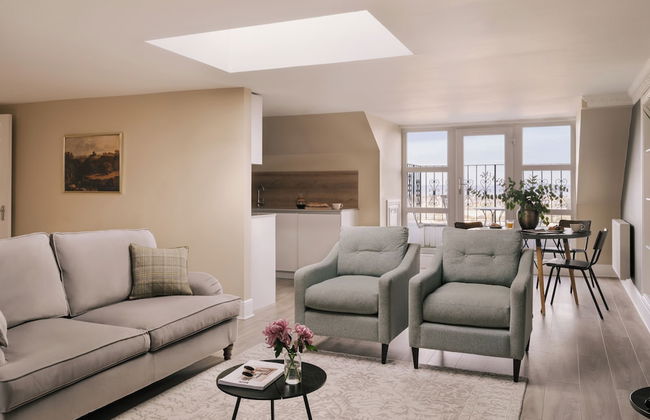 Royal Garden Apartments New Town - Photo 28