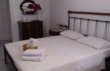 Charouda stone tower xenonas - Foto 3