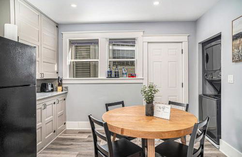 Completely Remodeled Walking Distance to Downtown Close to the Beach Downstairs Washer Dryer - Foto 15