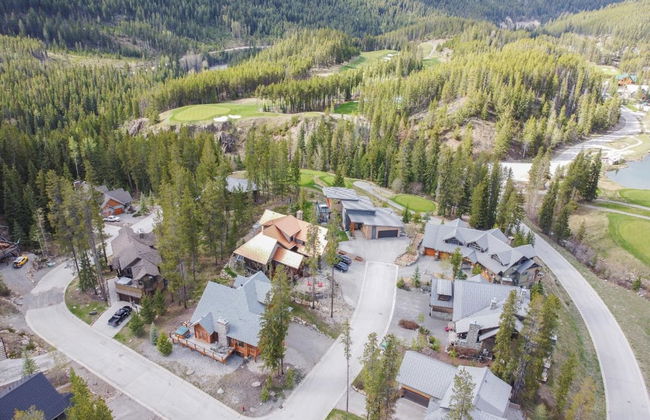 MODERN 4,500 sqft Ski Chalet: 5 Br + 6 Ba | Pool Table | Pool + PRIVATE Hot Tub - Photo 78