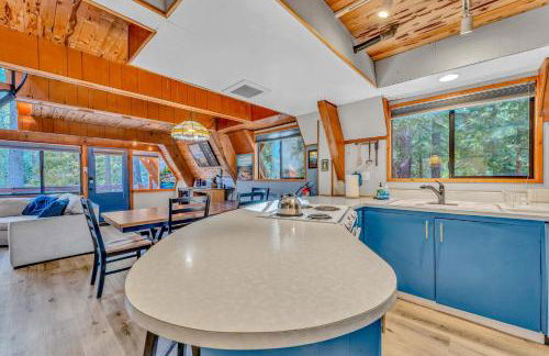 3BR Tahoe Cabin in the Trees with Hot Tub - Foto 11