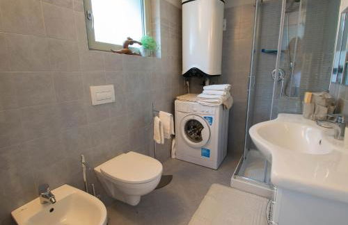 EnjoyIseoLake - Van Gogh - beautiful lake Iseo view and swimming pool - Photo 16