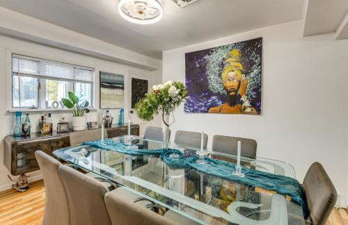 8 Mi to Jones Beach State Park! Cozy Home with Porch - Foto 4