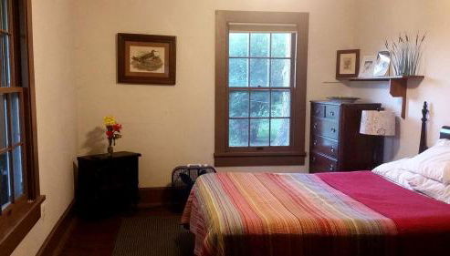 Inviting Cottage Rental on a Private Farm in Rileyville, Virginia - Photo 4