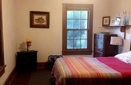 Inviting Cottage Rental on a Private Farm in Rileyville, Virginia - Photo 4