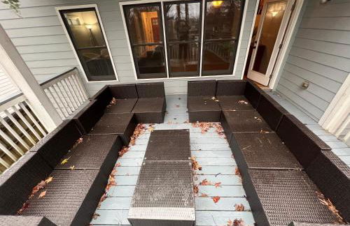 Spacious Gorgeous 3bd home with large deck Close to EVERYTHING - Foto 44