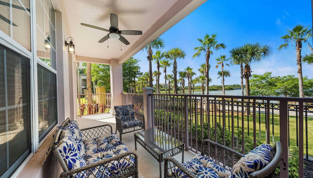 Lakefront Luxury - Foto 1, Imagen principal