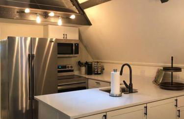 Newly renovated A-frame 5 Min walk to main street - Foto 15