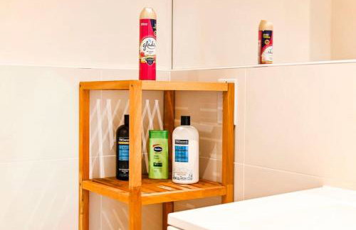 Stylish 2 bed 2 bath apt in Wembley - Foto 22