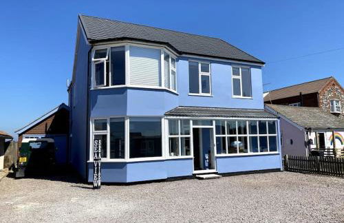 Sea View Beachfront House - Photo 3