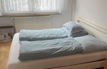 Apartment Klein - alles drin in 45qm, Platz für bis zu 4 Personen plus Hund, egal ob Familie, Kollegen oder Freunde - Foto 3