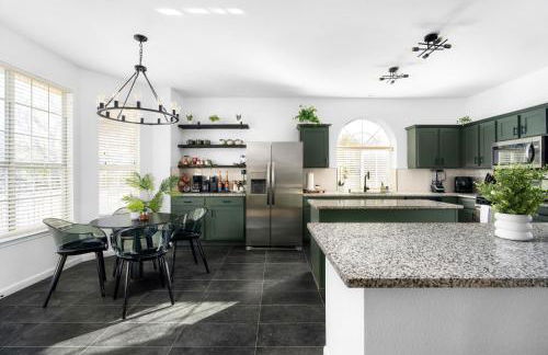 Stunning Family Home with Pool & Hot Tub - Sleeps 17 - Foto 5