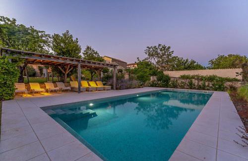 Villa Charlotte for 14 persons with 73m2 Pool in Central Istria - Daily Housekeeping & Breakfast Service - Foto 10