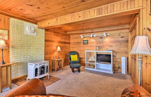 Waterfront Wellesley Island Getaway w/ Deck! - Foto 6