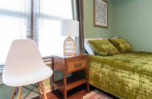 1918 Duplex with Character City Center - Foto 10