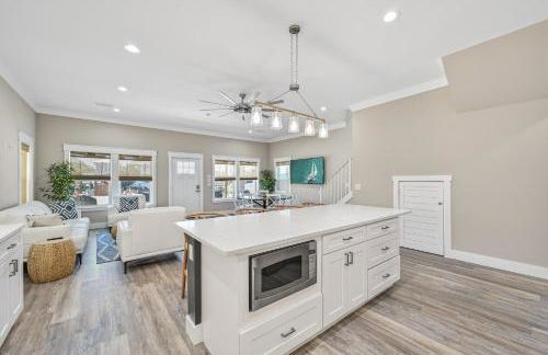 Beach Haven - Brand New Home - Private Pool- Just 300 Feet From The Beach! - Foto 7