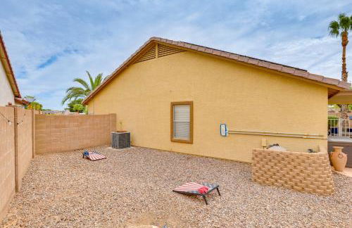 Spacious and Fenced Yard Pet-Friendly Surprise Home - Foto 31