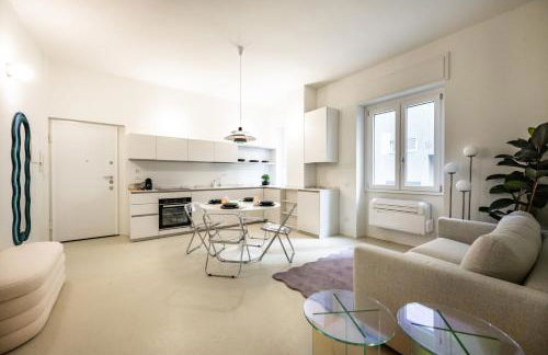 Design and Silence - Wide renovated apartment 2 stops form centrale - Foto 10