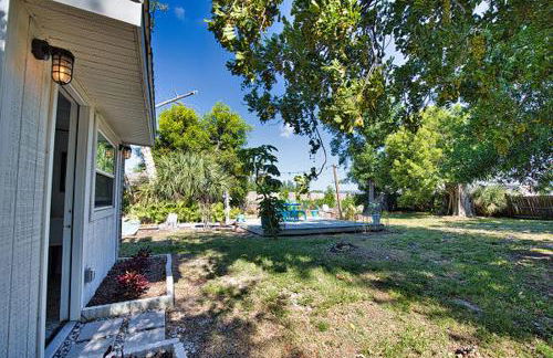 Pet Friendly & Firepit Minutes to Beach Sleeps 6 - Foto 45