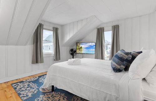 Seaside Serenity Steps to Beach Deck & Porch - Foto 50