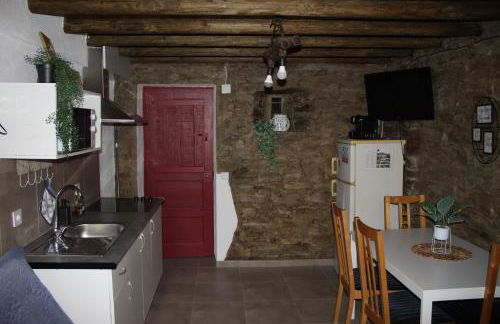 Piscina Interior aquecida - Monte Cimeiro e Casitas da Eira - Casa da Ti Carminha - Foto 7