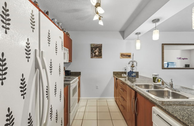 Fantastic 2BR Condo on 31st Floor Free Parking - Photo 112