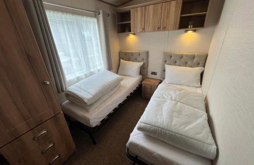 L60, Two bedroom caravan - California Cliffs, Parkdean Resort, Scratby - Sleeps 6, bed linen, towels plus Wi-Fi included - Sorry no pets - Foto 12