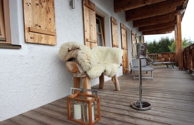 Unique & Exclusively Furnished Chalet near Ski Lift - Foto 31