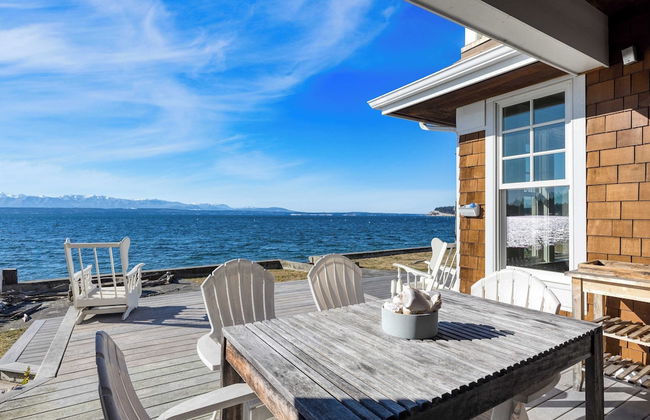 Waterfront 4bdr w/ Deck, Stunning Views, Fire Pit Cedar Street by Avantstay - Foto 34