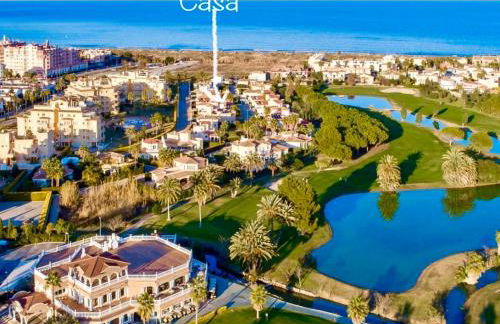 Villa con jardín en Oliva Nova Golf a 100m de la playa - Photo 1