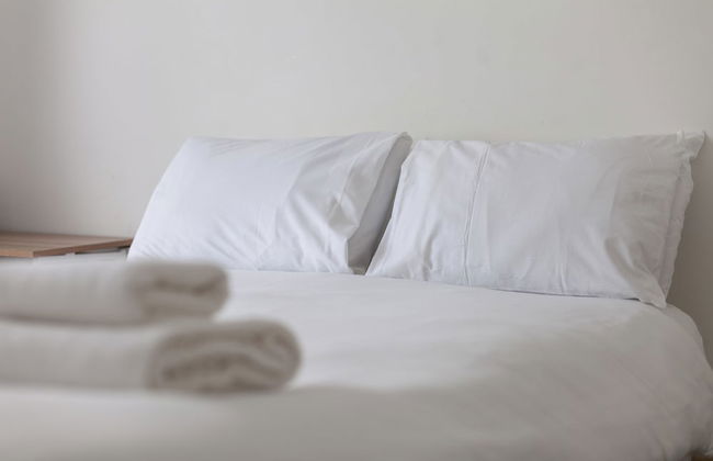 Spacious & Chic 3bed House in London - Photo 16