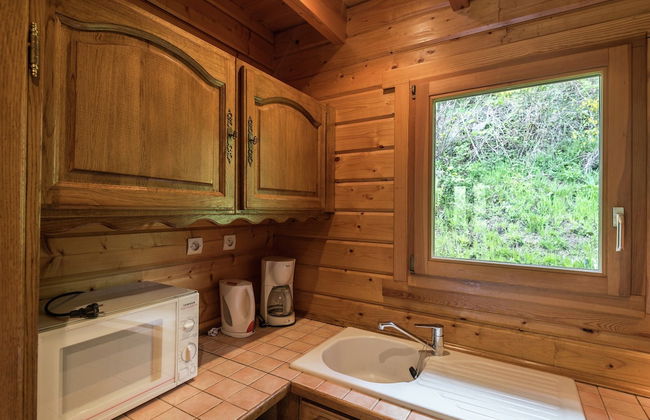 Chalet in Lovely, Rich Forest Setting With a Beautiful View - Photo 37