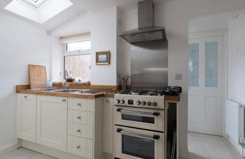 Beautiful cottage style 3-bed By Valore Property Services - Foto 13