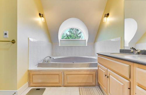 Walk to Ski Lift Spacious Condo in West Dover! - Photo 22