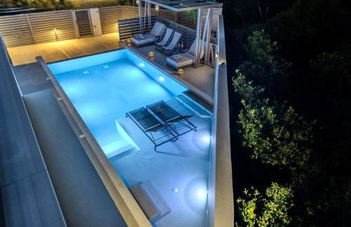 Villa Viventia with Heated Pool - Photo 21