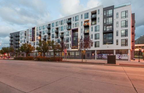 Modern Studio Apt with Rooftop, Gym, and Parking - Foto 33