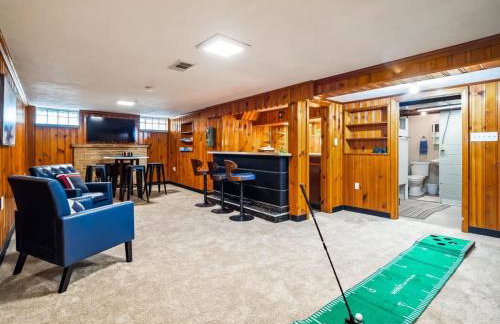 4 Bedroom Pool and Hot Tub Home Near Cleveland - Photo 64