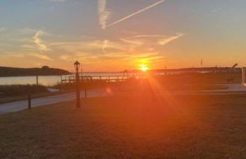 Waterfront, dock, Hot tub, kayaks, King Bedroom with amazing views, RELAXATION, 2 miles to the beach - Foto 44