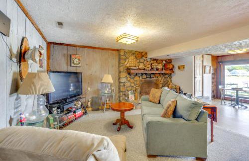 Smith Mountain Lake Retreat with Private Beach! - Foto 8