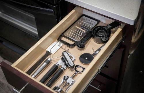 Cozy 2BR Getaway, King Bed, Free Parking - Foto 6