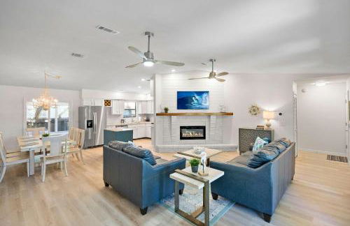 3BR Family Getaway Steps to Sand & Sun - Foto 3