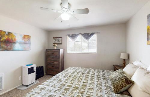 History, Hikes and Cozy Nights Parowan Gem with Deck! - Foto 10