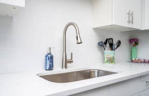 Luxe 1BR w Balcony in Downtown 542Blvd - Foto 11