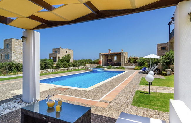 Villa in Kamisiana With Private Pool & Beach - Photo 23