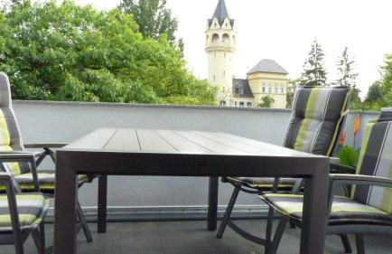 Ferienwohnung & Apartment Kunsthaus Panorama mit Balkon - Photo 2