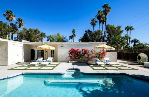 Monterey Manor Interior Designed Home Plus Pool - Photo 52