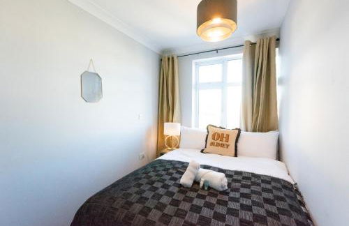 4 Bedroom Home - Contractor Ready - 2 Mins to Town CM7 - Foto 18