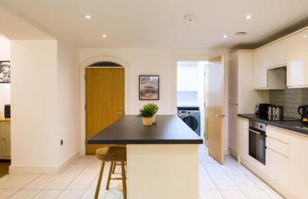 Liverpool Gem, Spacious 2BR Apt, Sleeps 8 - Photo 20