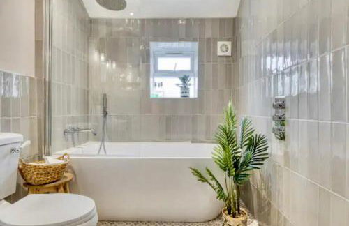 Luxury Cotswolds Cottage with Hot Tub - Foto 22